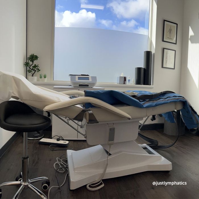 Skinmate Darwin Motorised Beauty Bed